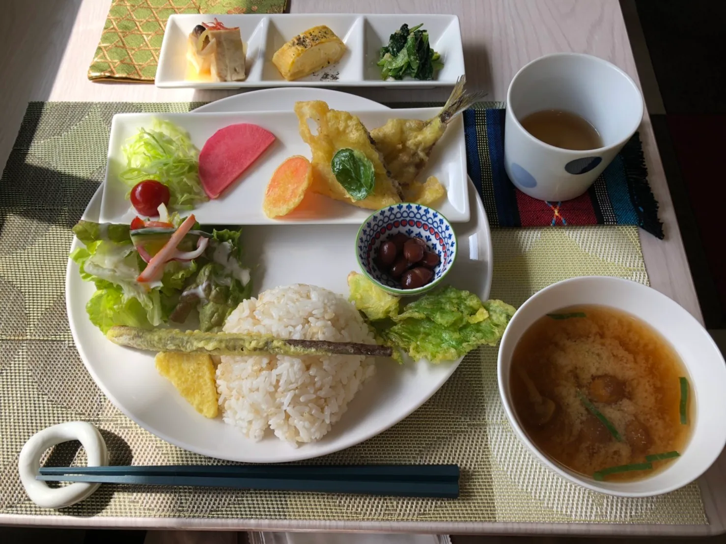 meisan cafe · 7